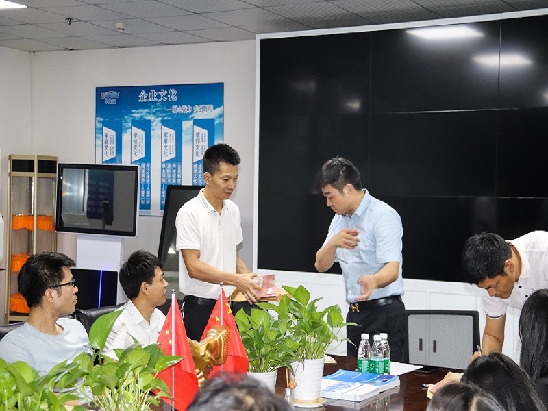 华邦瀛季度奖金发放完毕，收获与付出是成正比的！