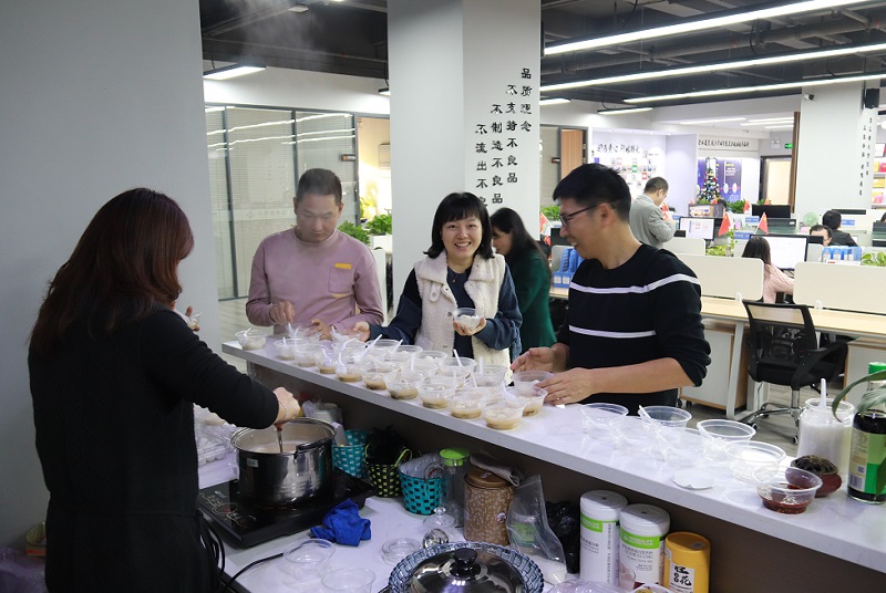 冬至汤圆饺子情，华邦瀛温暖一家亲